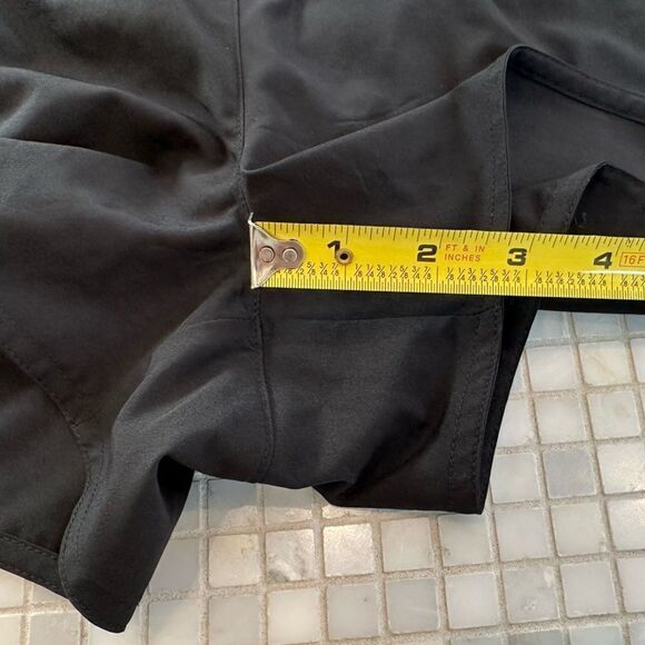 Old Navy Active Stretch Tech Quick Dry Black Shorts - Picture 4 of 6